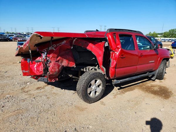 2015 TOYOTA TACOMA