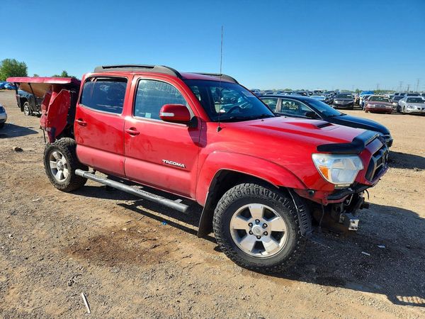 2015 TOYOTA TACOMA