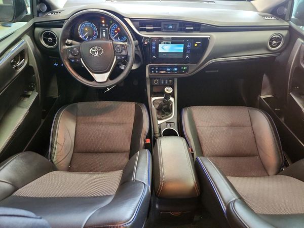 2017 TOYOTA COROLLA
