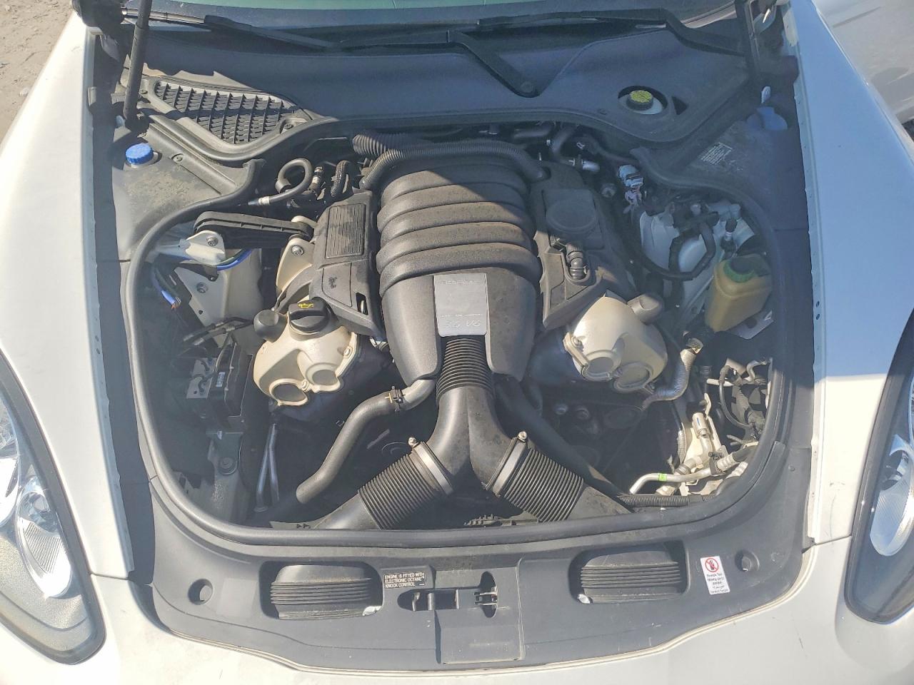 2016 PORSCHE PANAMERA Base (2WD), 4 (4WD)