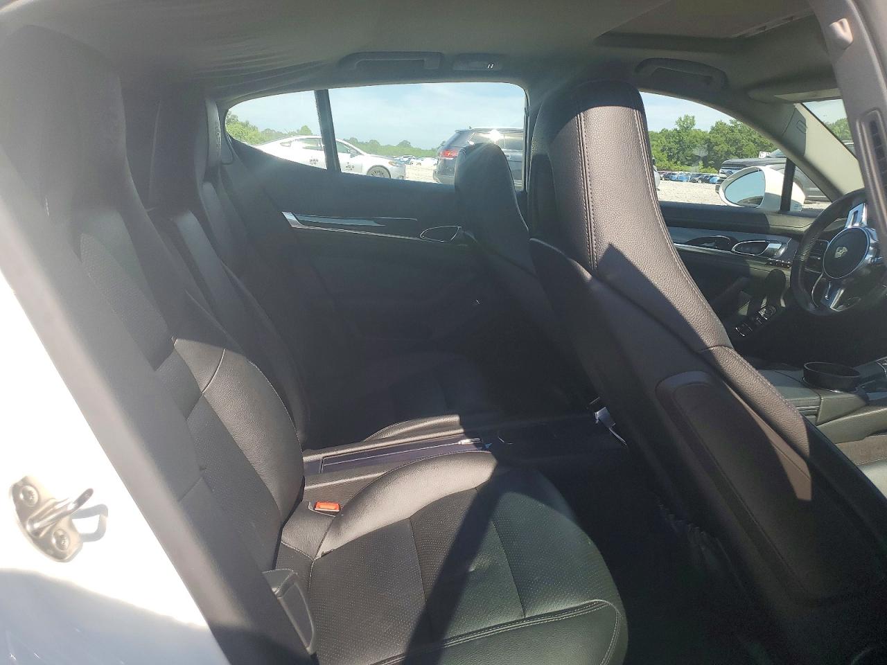 2016 PORSCHE PANAMERA Base (2WD), 4 (4WD)