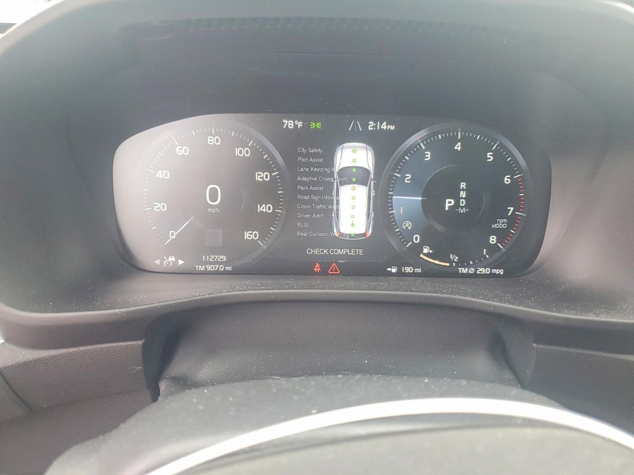 2019 VOLVO XC40 Momentum