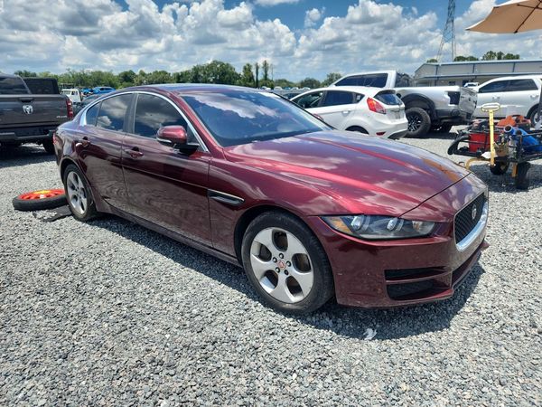 2017 JAGUAR XE — Passenger 3/4