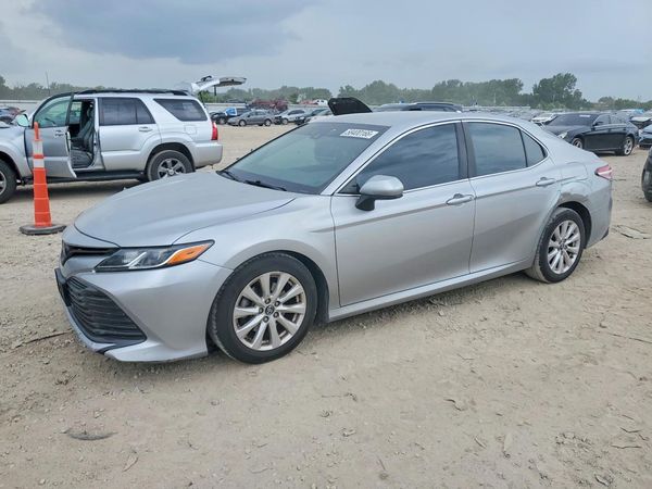 2018 TOYOTA CAMRY