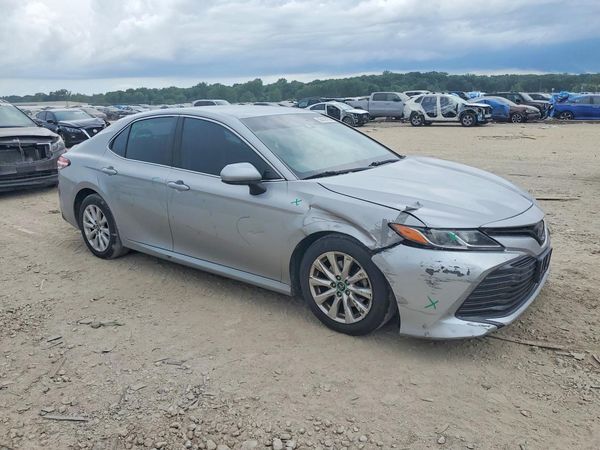 2018 TOYOTA CAMRY L/LE/SE/XLE — Passenger 3/4