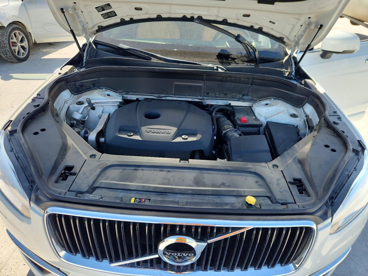 2018 VOLVO XC90 Momentum