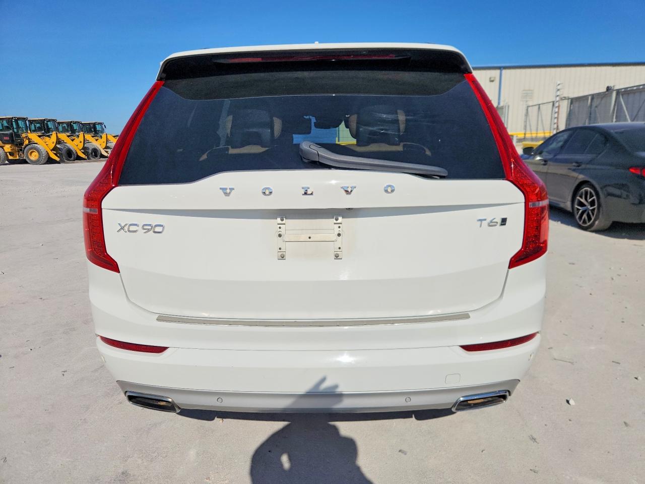 2018 VOLVO XC90 Momentum