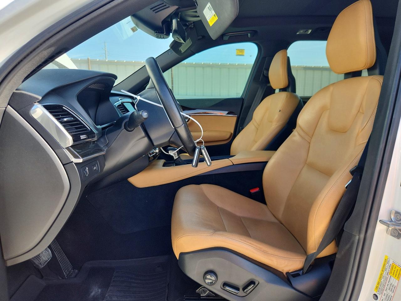 2018 VOLVO XC90 Momentum