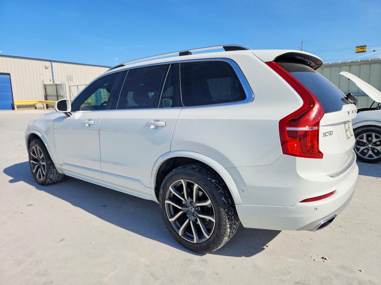 2018 VOLVO XC90 Momentum