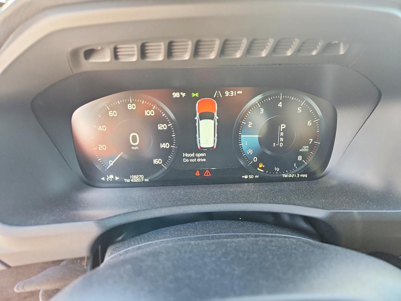 2018 VOLVO XC90 Momentum