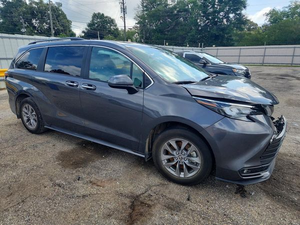 2025 TOYOTA SIENNA