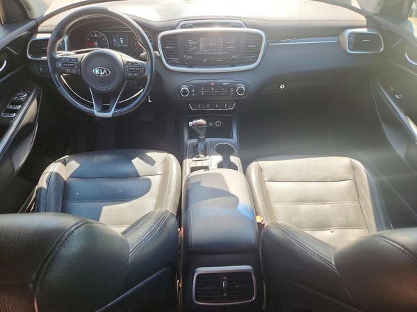 2016 KIA SORENTO L / LX