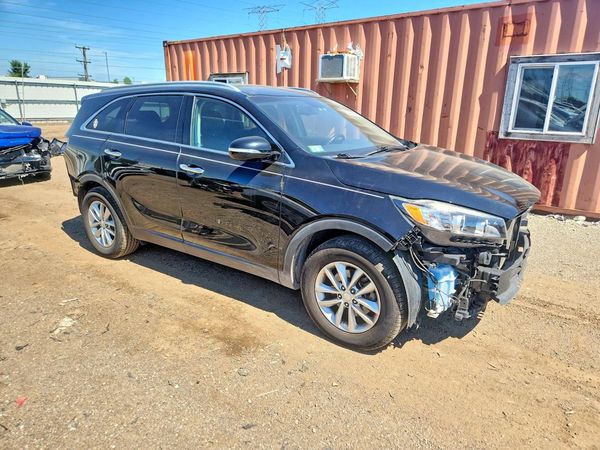2016 KIA SORENTO L / LX