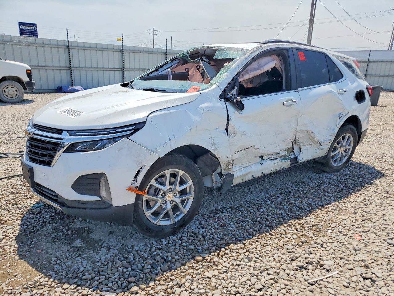 2024 CHEVROLET EQUINOX LT (1LT) — Front 3/4