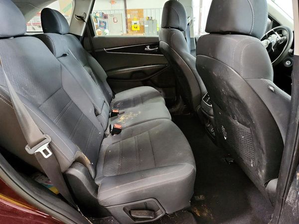 2017 KIA SORENTO L, LX