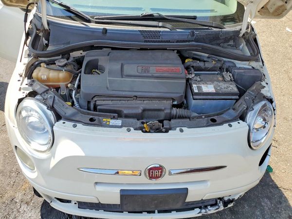2015 FIAT 500 Pop — Engine bay