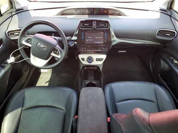 2017 TOYOTA PRIUS