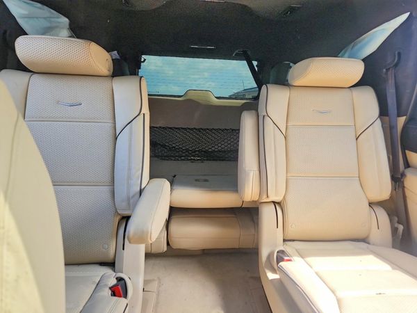 2024 CADILLAC ESCALADE Premium Luxury — SUVN