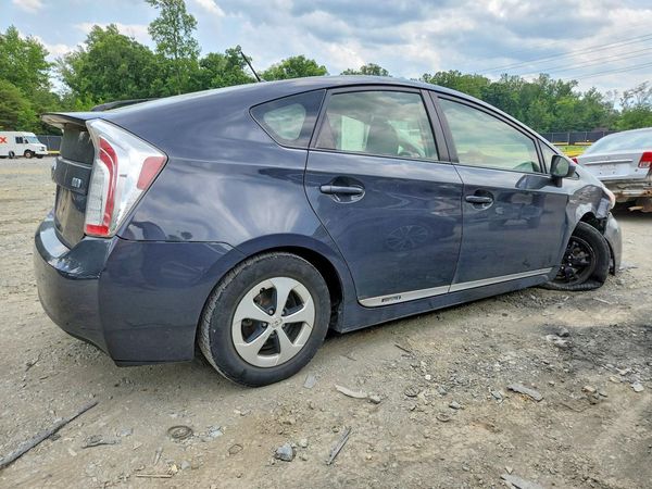 2015 TOYOTA PRIUS