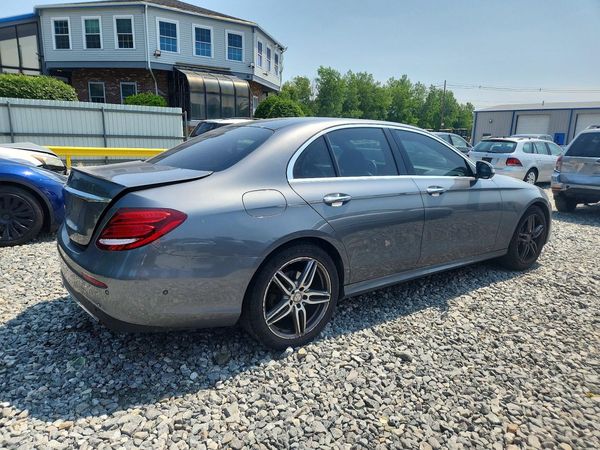 2017 MERCEDES-BENZ E