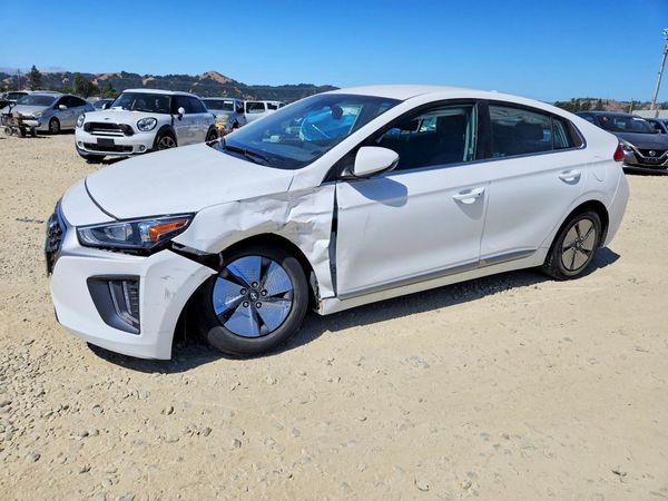 2022 HYUNDAI IONIQ SE