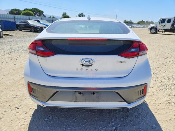 2022 HYUNDAI IONIQ SE