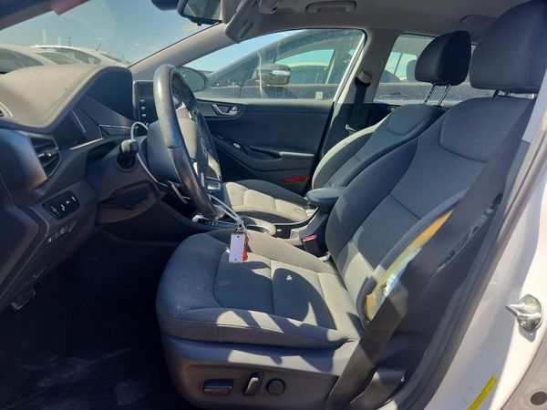 2022 HYUNDAI IONIQ SE
