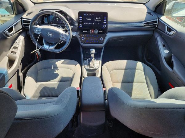 2022 HYUNDAI IONIQ SE