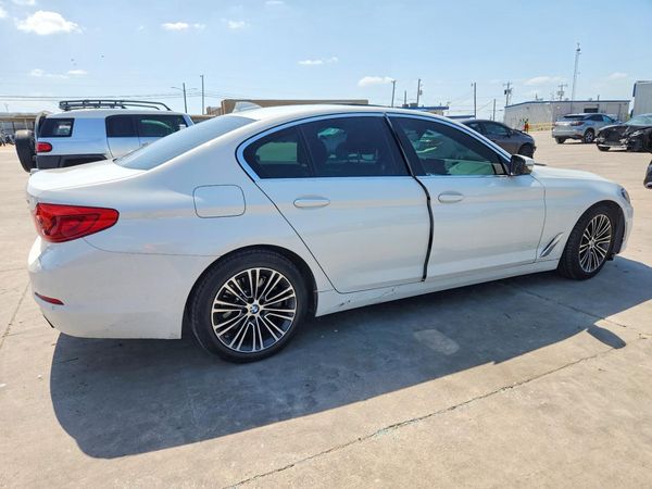 2019 BMW 530