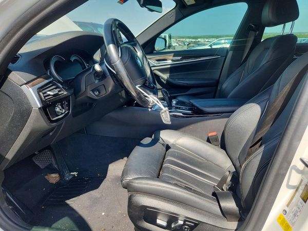 2019 BMW 530