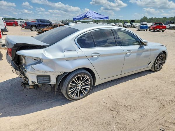 2019 BMW 530