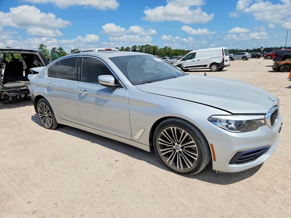 2019 BMW 530