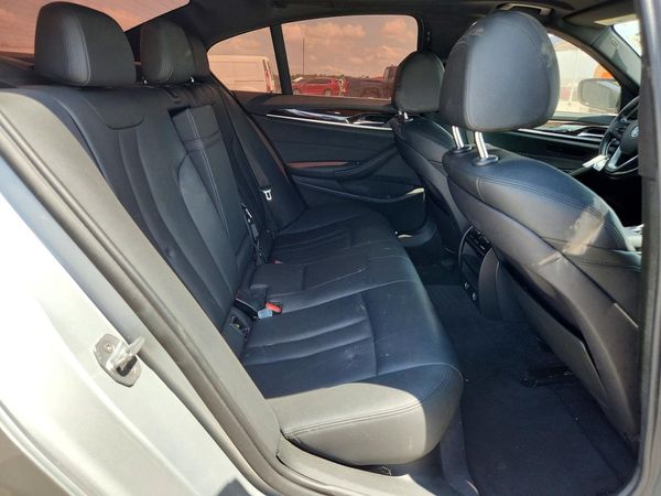 2019 BMW 530