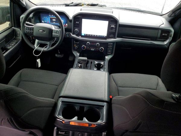 2025 FORD F150