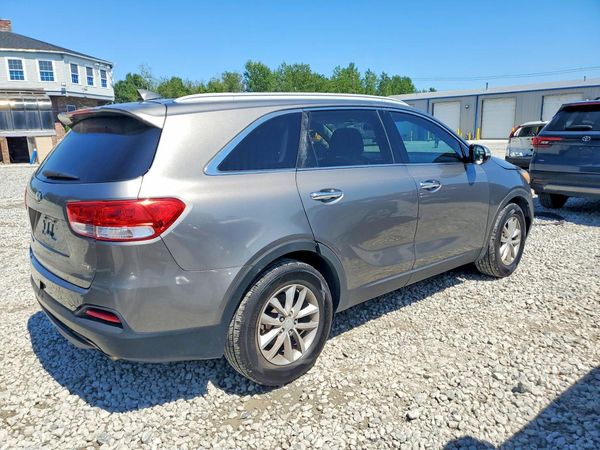 2016 KIA SORENTO L / LX