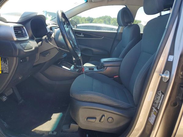 2016 KIA SORENTO L / LX
