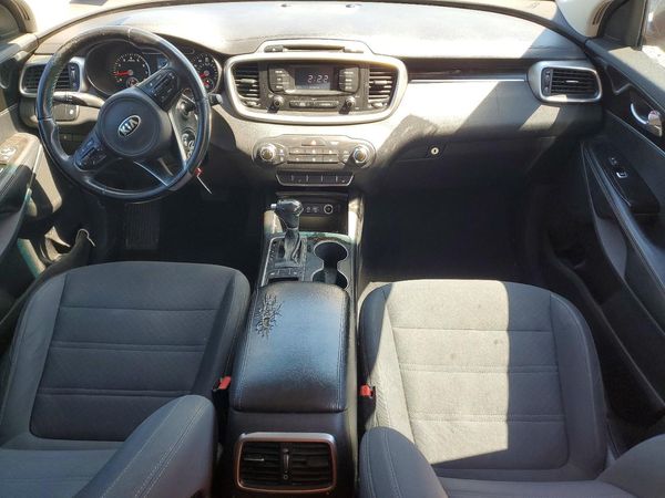 2016 KIA SORENTO L / LX