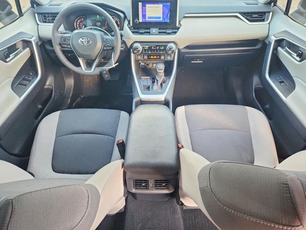 2024 TOYOTA RAV4 XLE