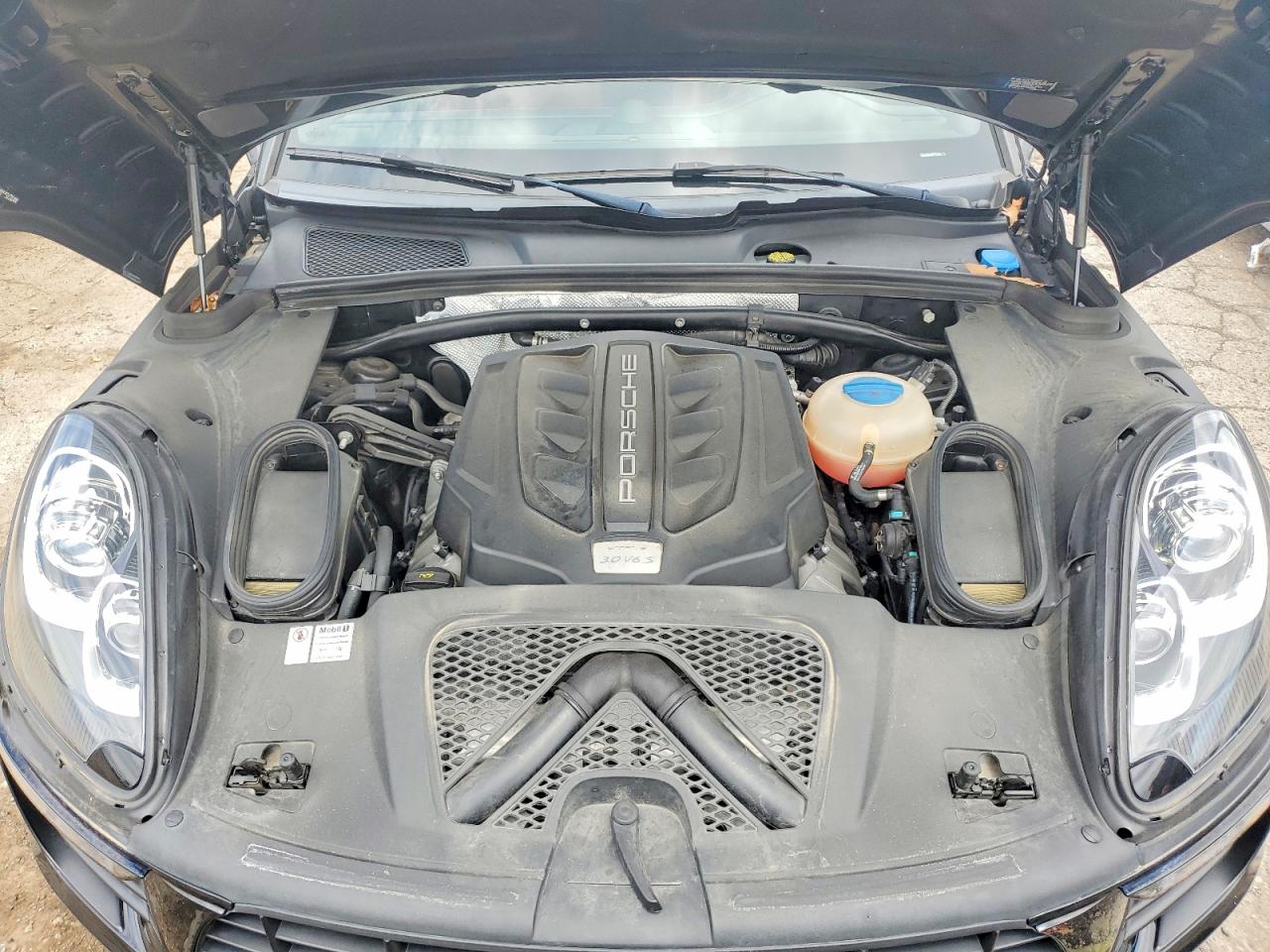 2017 PORSCHE MACAN