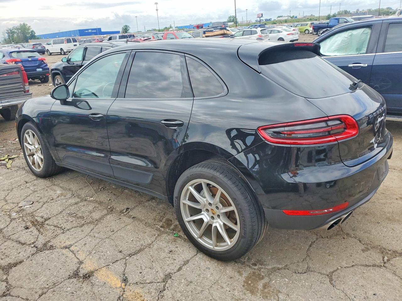 2017 PORSCHE MACAN