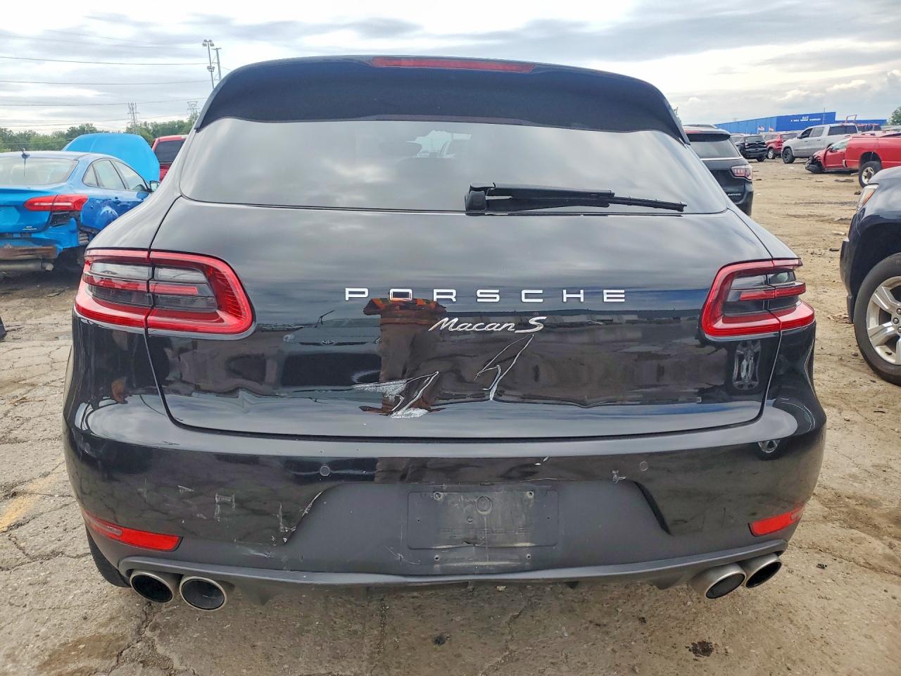 2017 PORSCHE MACAN