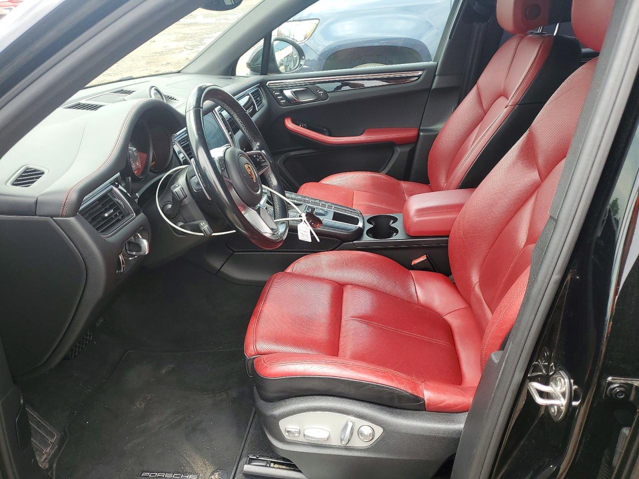 2017 PORSCHE MACAN