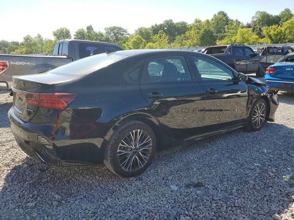 2023 KIA FORTE GT Line