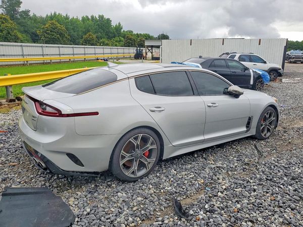 2018 KIA STINGER
