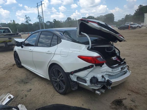 2025 TOYOTA CAMRY