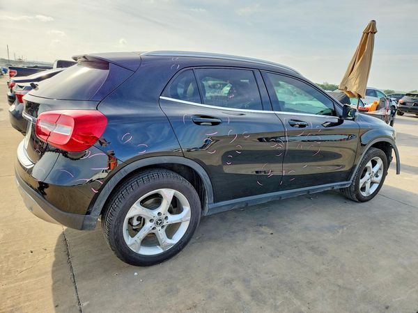 2019 MERCEDES-BENZ GLA