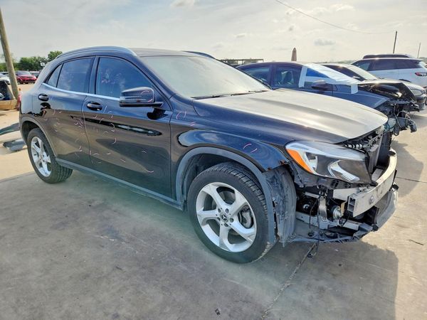 2019 MERCEDES-BENZ GLA