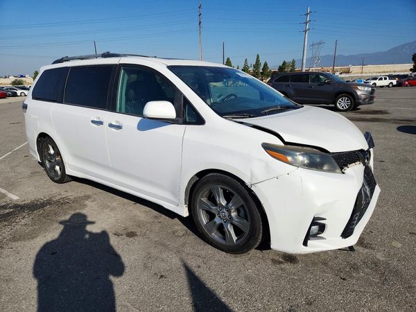 2019 TOYOTA SIENNA SE/SE Premium