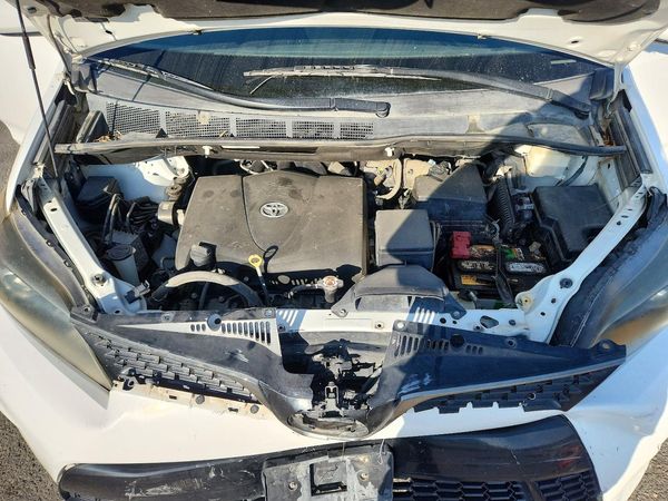 2019 TOYOTA SIENNA SE/SE Premium