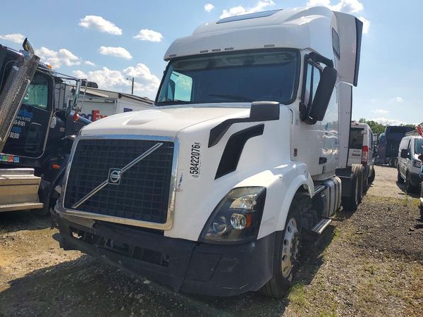 2015 VOLVO VN